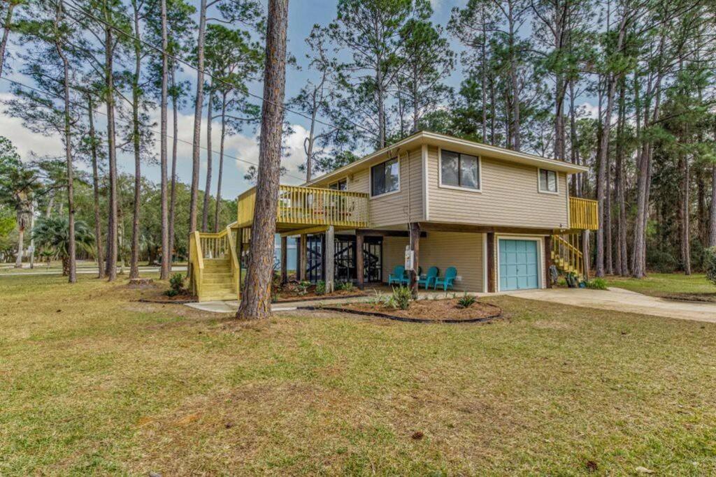 Woodsy Retreat, Steps To Bay - Hot Tub! Villa Gulf Breeze Buitenkant foto